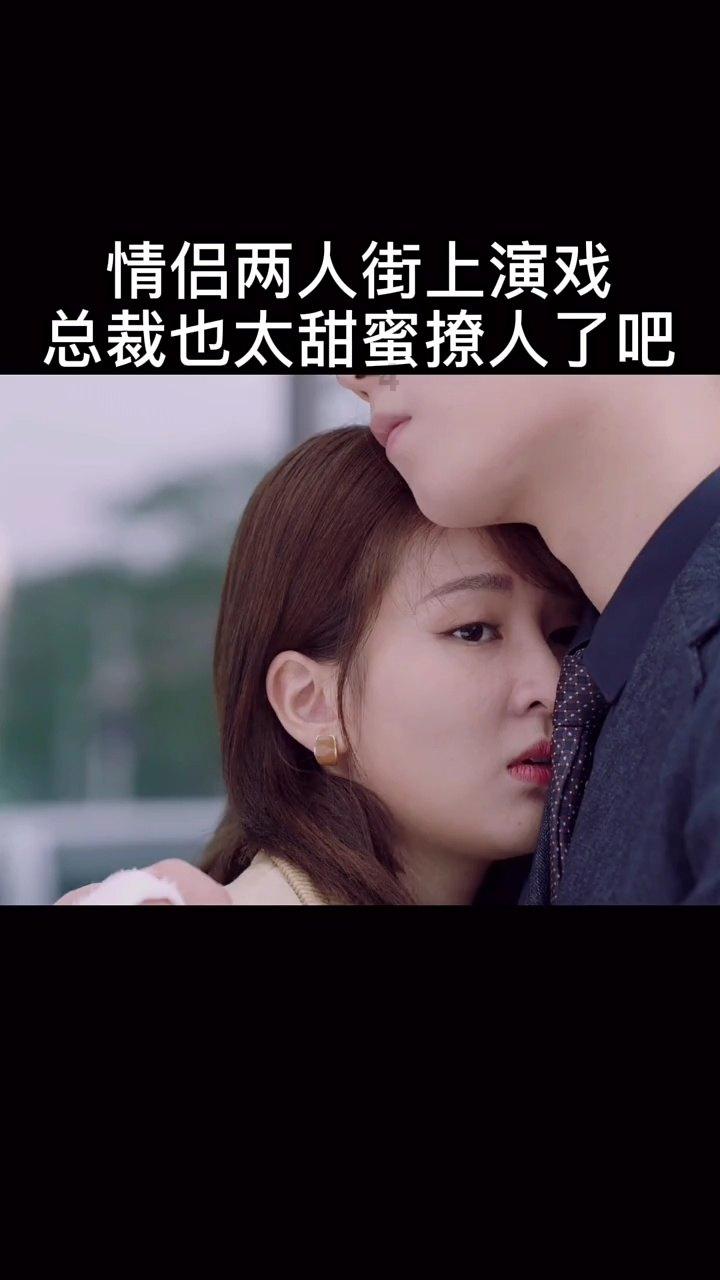 浇花的漂亮女孩